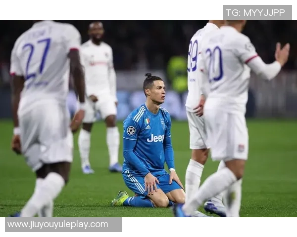 摩根力挺C罗被罚不公指责梅西同样动作却未受罚